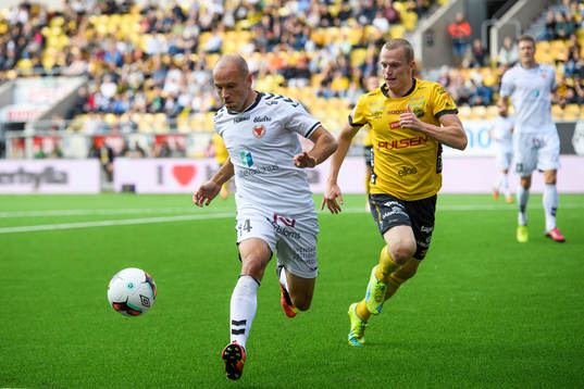 Kalmars Stefan Larsson och Elfsborgs Daniel Gustavsson