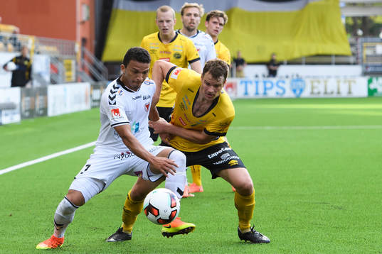 Kalmars Ismael Silva Lima och Elfsborgs Henning Hauger