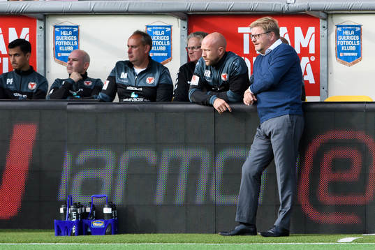 Kalmars tränare Peter Swärdh och assisterende tränare