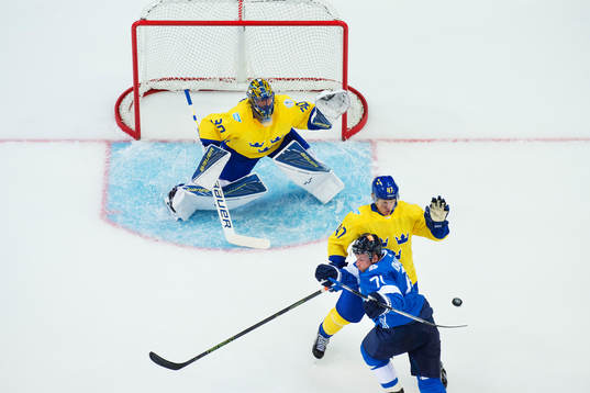 Sveriges målvakt Henrik Lundqvist och Hampus Lindholm
