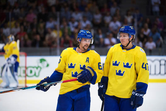 Sveriges Erik Karlsson och Hampus Lindholm