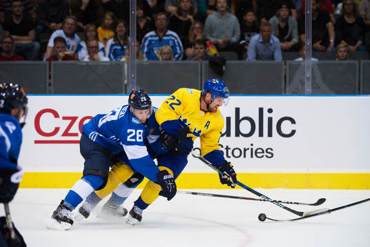Finlands Lauri Korpikoski och Sveriges Daniel Sedin