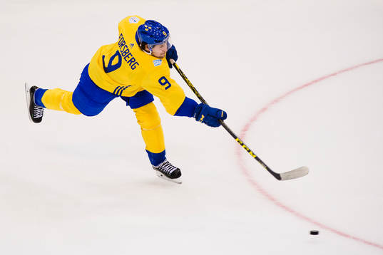 Sveriges Filip Forsberg skjuter