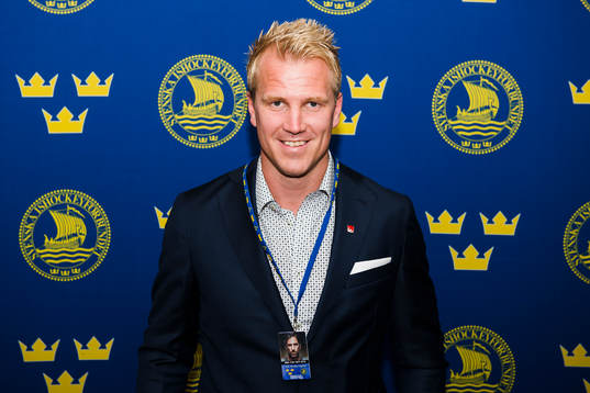 Bläddra bland fler bilder av Ishockey, mingel, inför World Cup of Hockey, Sverige - Finland