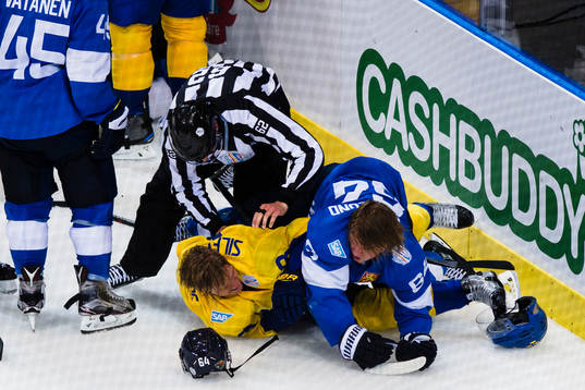 Sveriges Jakob Silfverberg och Finlands Mikael Granlund i