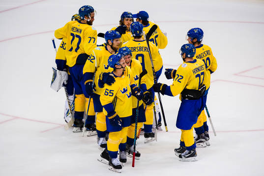 Sveriges spelare jublar