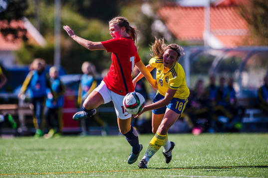 Norges Marthine Ostenstad och Sveriges Ebba Norén