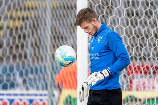 Åtvidabergs målvakt Gustav Jansson före fotbollsmatchen