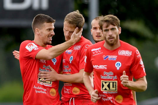 Åtvidabergs Simon Alexandersson jublar