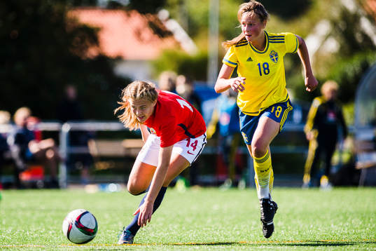 Norges Marthine Ostenstad och Sveriges Ebba Norén