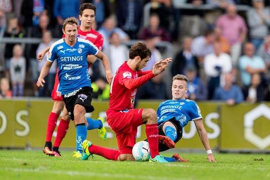 Åtvidabergs Alberto Catenacci och Halmstads Gabriel