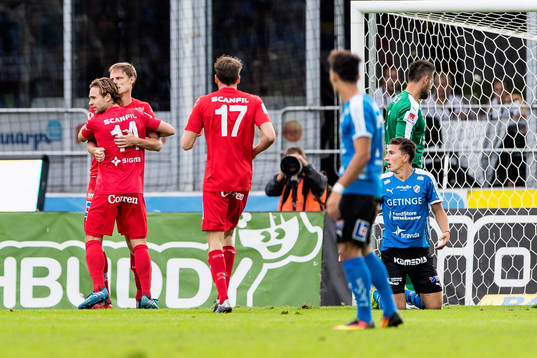 Åtvidabergs Simon Alexandersson har gjort 0-1 och jublar