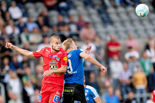 Åtvidabergs Månz Karlsson och Halmstads Alexander Ruud