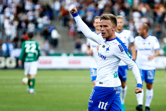 Norrköpings Nicklas Bärkroth jublar