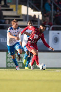 Östersunds Saman Ghoddos mot Helsingborgs Frederik Helstrup
