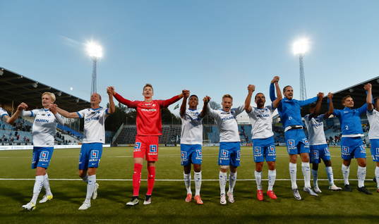 Norrköpings spelare jublar