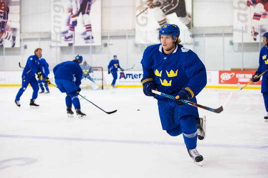 Bläddra bland fler bilder av Ishockey, inför World Cup of Hockey, träning Sverige