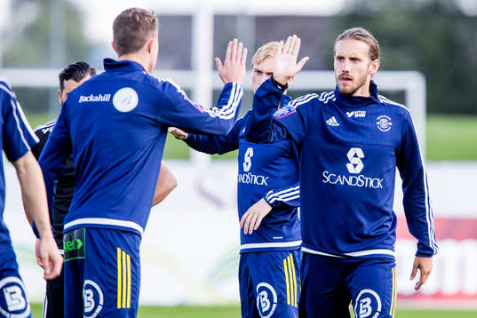 Ängelholms Johan Eiswohld med lagkamrater
