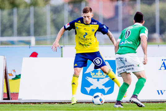 Ängelholms Petar Petrovic och Ljungskiles Allan Mohideen