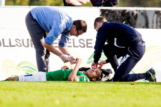 Ljungskiles Ahmed El-Amrani får behandling