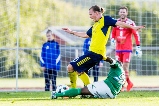 Ängelholms Sebastian Carlsén och Ljungskiles Ahmed