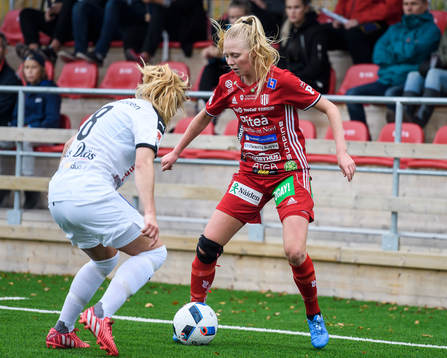 Piteås Elin Bragnum och Umeås Hanna Folkesson