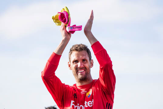 Djurgårdens målvakt Andreas Isaksson jublar