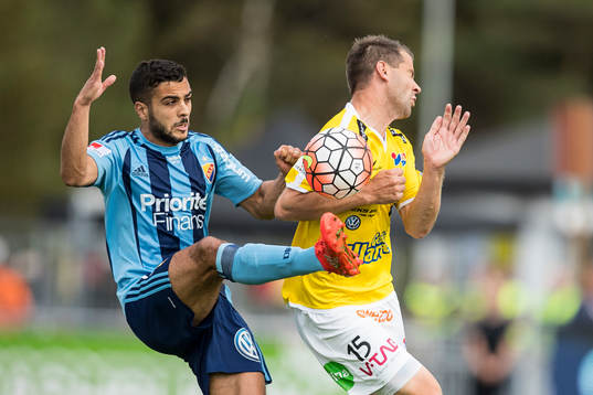 Djurgårdens Othman El Kabir och Falkenbergs Stefan Rodevåg