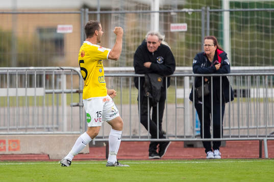 Falkenbergs Stefan Rodevåg jublar