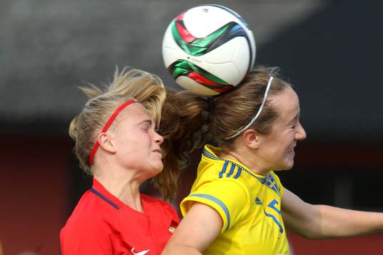 Bläddra bland fler bilder av Fotboll, Landskamp F16, Sverige - Norge