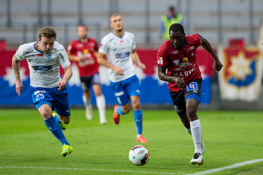 2 Örgrytes Alexis Yougouda Kada  före Värnamos  Victor