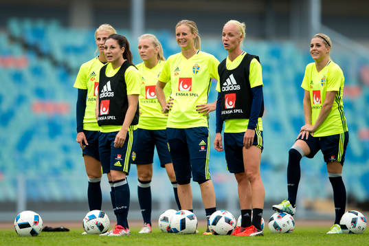 Josefin Johansson, Amanda Ilestedt, Caroline Seger, Olivia