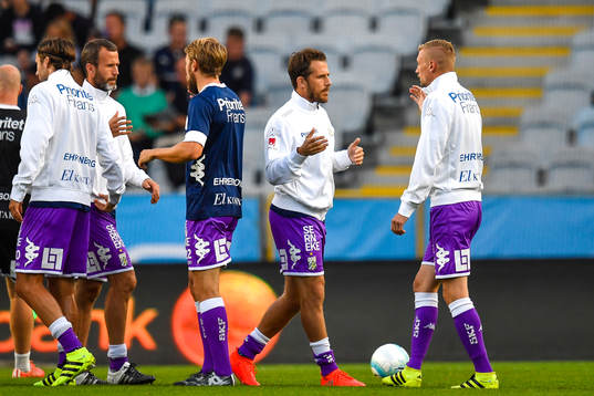 IFK Göteborgs Tobias Hysén och Sebastian Eriksson värmer