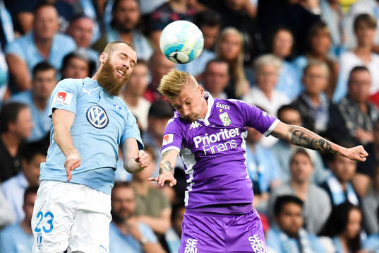 Malmö FFs Jo Inge Berget och IFK Göteborgs Sebastian