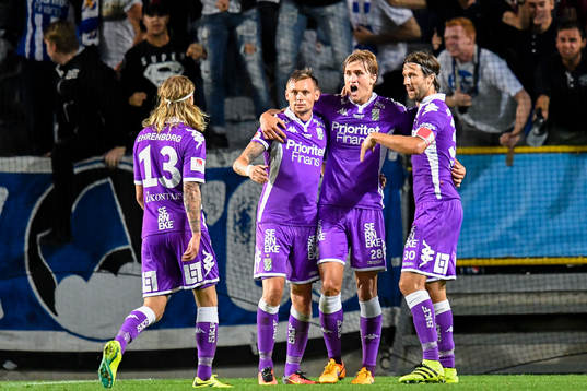 IFK Göteborgs Elias Mar Omarsson, Mads Albaek , Thomas