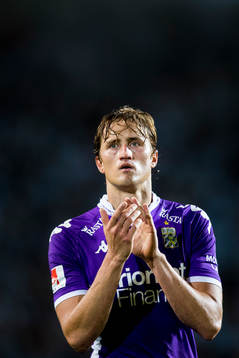 IFK Göteborgs Thomas Rogne tackar publiken
