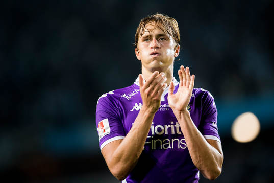 IFK Göteborgs Thomas Rogne tackar publiken