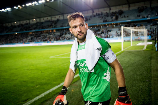 IFK Göteborgs målvakt John Alvbåge deppar
