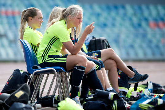 Sveriges Elin Rubensson och Stina Blackstenius