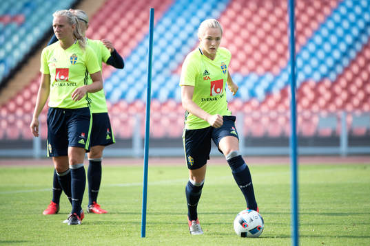 Sveriges Stina Blackstenius och Magdalena Eriksson