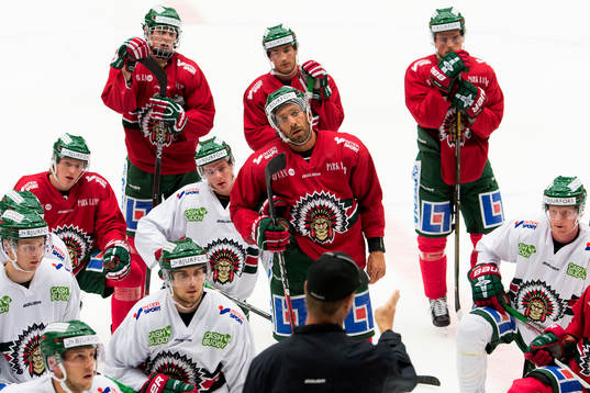 under en träning med Frölunda