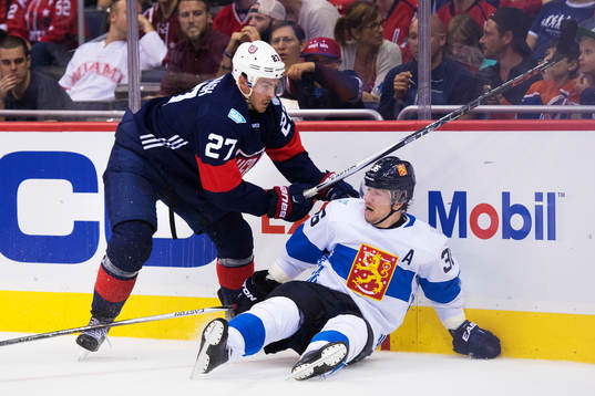 s Ryan McDonagh och Finlands Jussi Jokinen