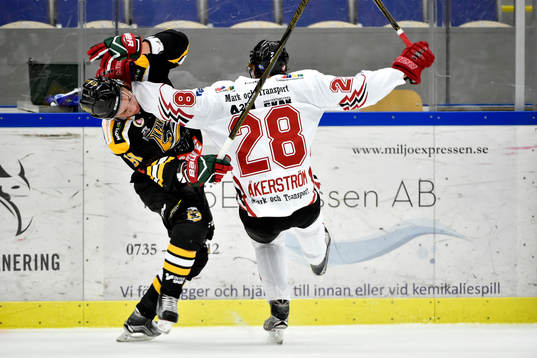 Panterns Erik Nyström och Vita Hästens Simon Åkerström