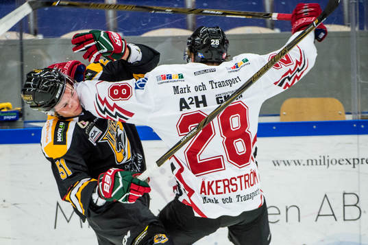 Panterns Erik Nyström och Vita Hästens Simon Åkerström