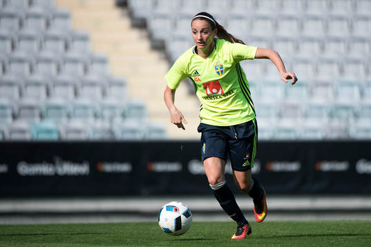 Sveriges Kosovare Asllani