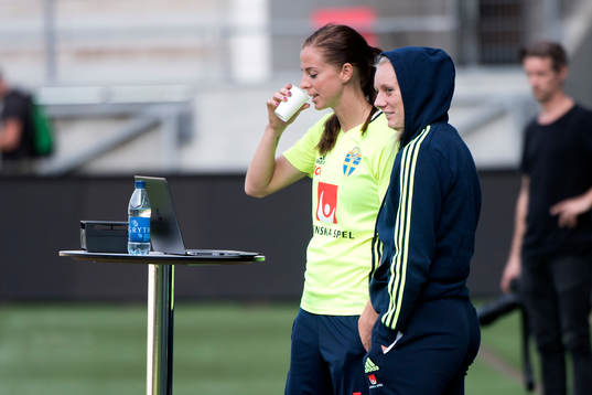 Sveriges Lotta Schelin och Stina Blackstenius
