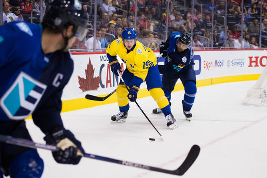 Sveriges Nicklas Bäckström och Europas Dennis Seidenberg