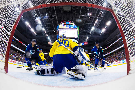 Europas Leon Draisaitl gör 0-3 bakom Sveriges målvakt