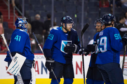 Europas målvakt Jaroslav Halak, Leon Draisaitl, Andrej