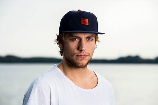 Eric Martinsson är en fd Röglespelare som numera spelar i